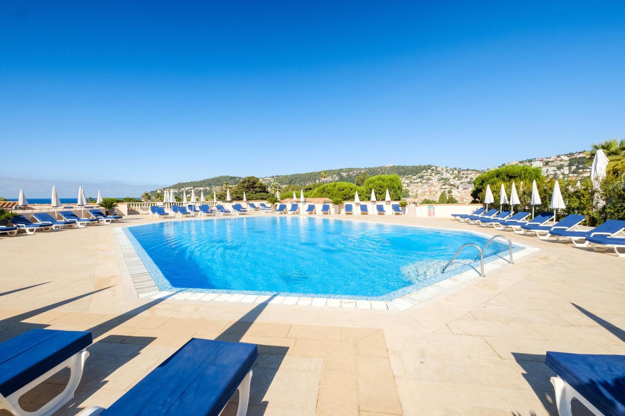 Apart-hotel Pierre & L'ange Gardien 3*